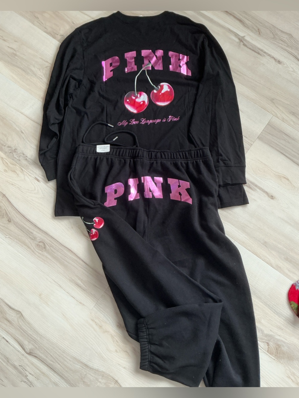 NEW XXL VICTORIAS SECRET PINK IRIDESCENT CAMPUS SHIRT & XL JOGGERS SWEATPANTS